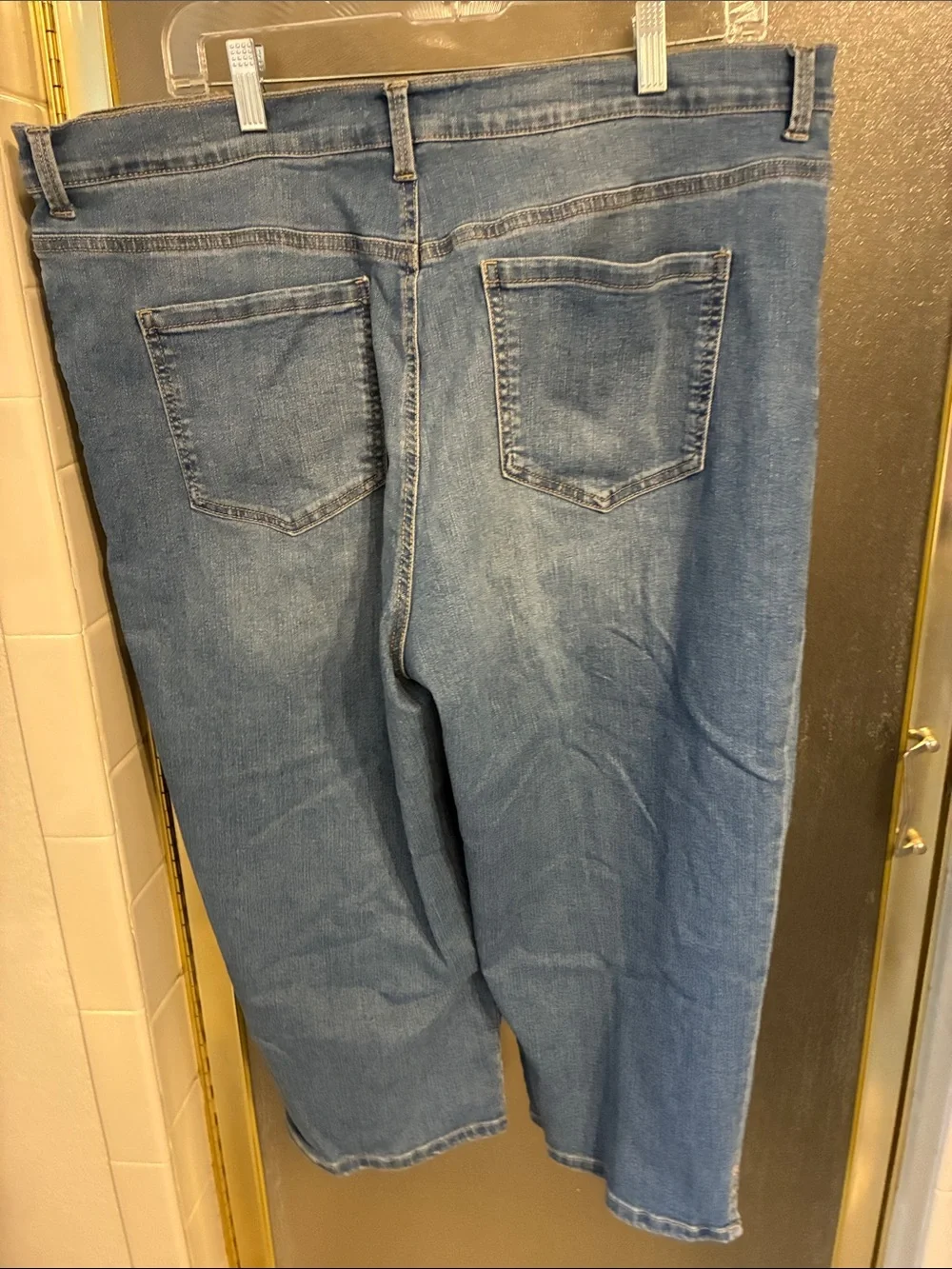 Gloria Vanderbilt Mid Blue Relaxed ladies Jeans - Picture 3 of 4